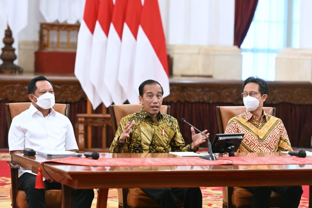 Pemerintah Resmi Cabut Kebijakan PPKM 2