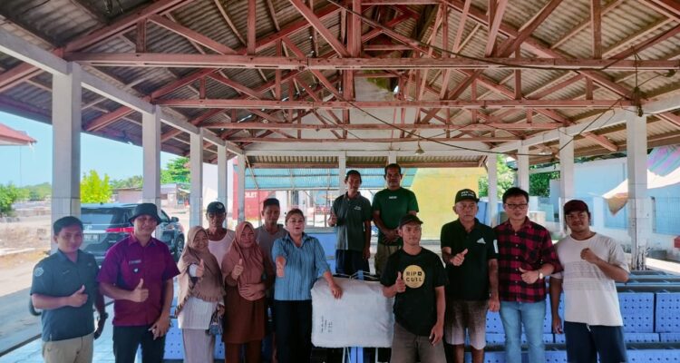Bantuan Karamba Jaring Apung (KJA) kepada, 2 kelompok Nelayan. Bertempat di Kecamatan Belang, Jumat 25 Agustus 2023.