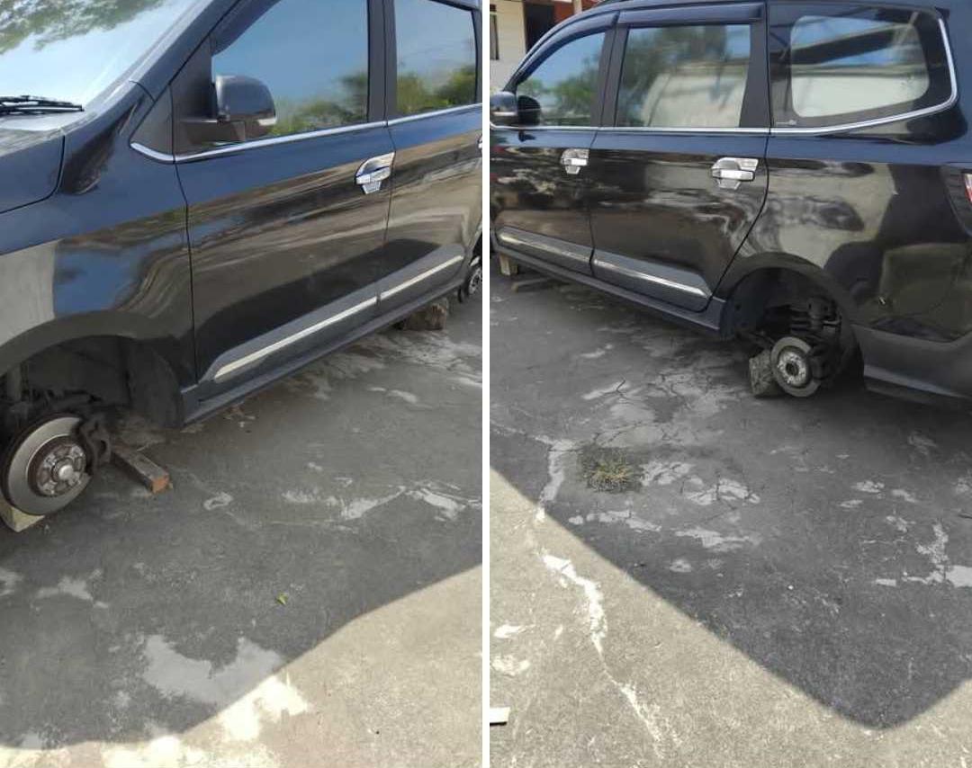 cropped_mobil
